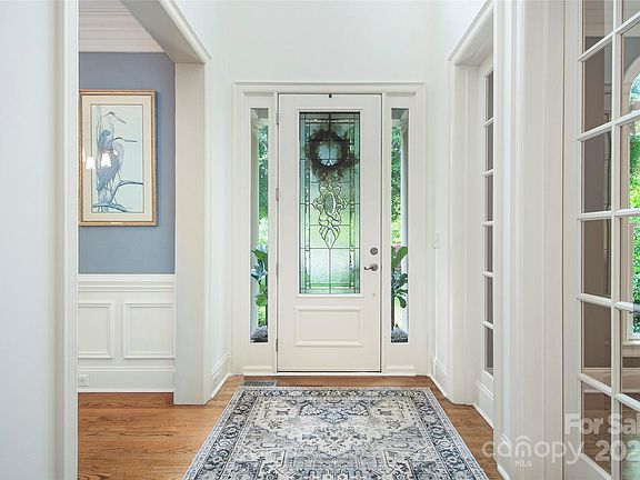 5th image of 552 Wyndham Ln