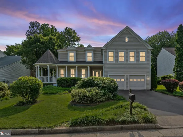 6015 Forest Run Dr, Clifton, VA 20124