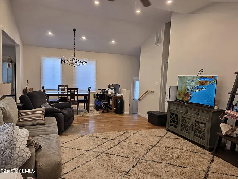150 Belmar Blvd — Photo 5