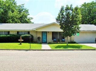 606 N Avenue N, Clifton, TX 76634