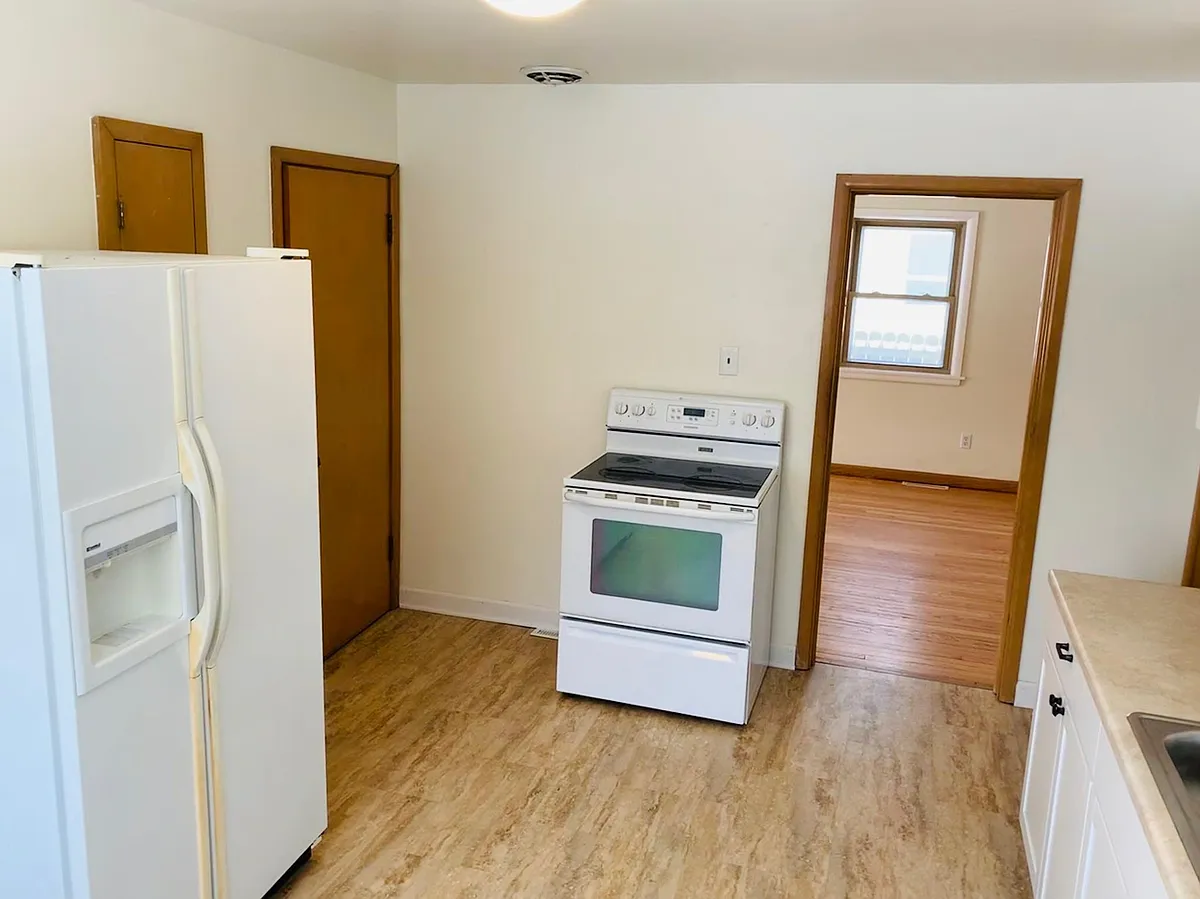 Building Photo - 4466 S Whitnall Ave