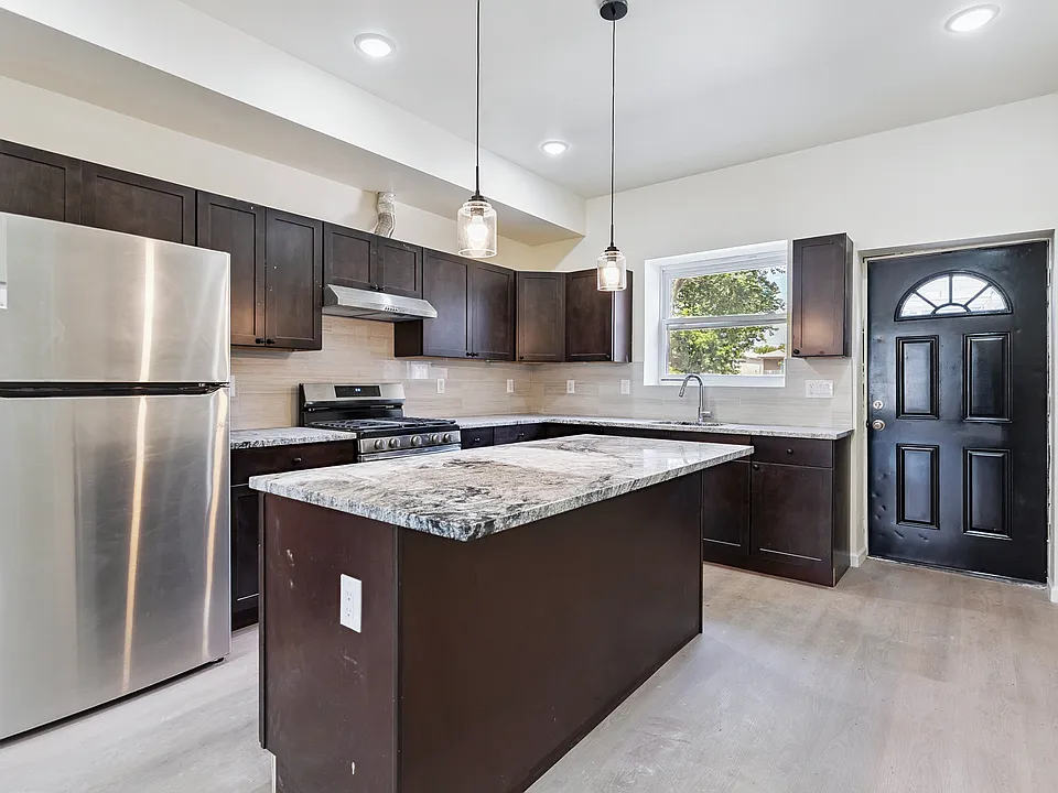 63 N 7th St #2