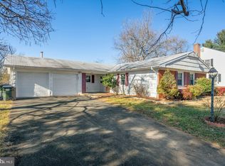 4102 Plaza Ln, Fairfax, VA 22033