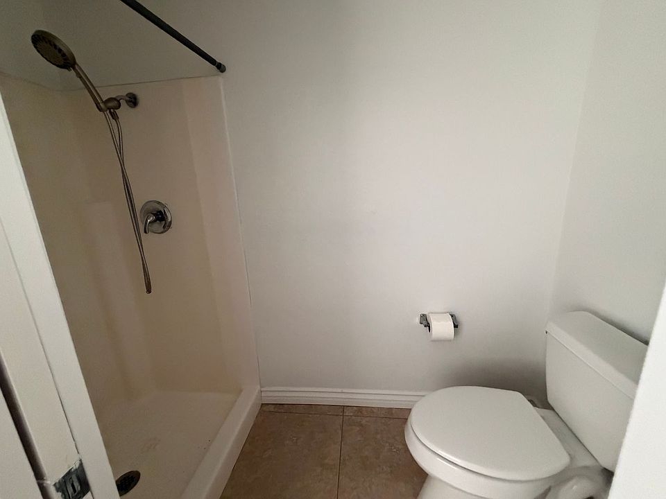 1st image of 7025B Appian Dr