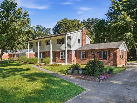 3rd image of 9022 Foxhunter Ln