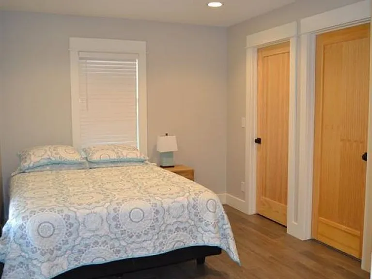 124 N Bryan Ave — Photo 8
