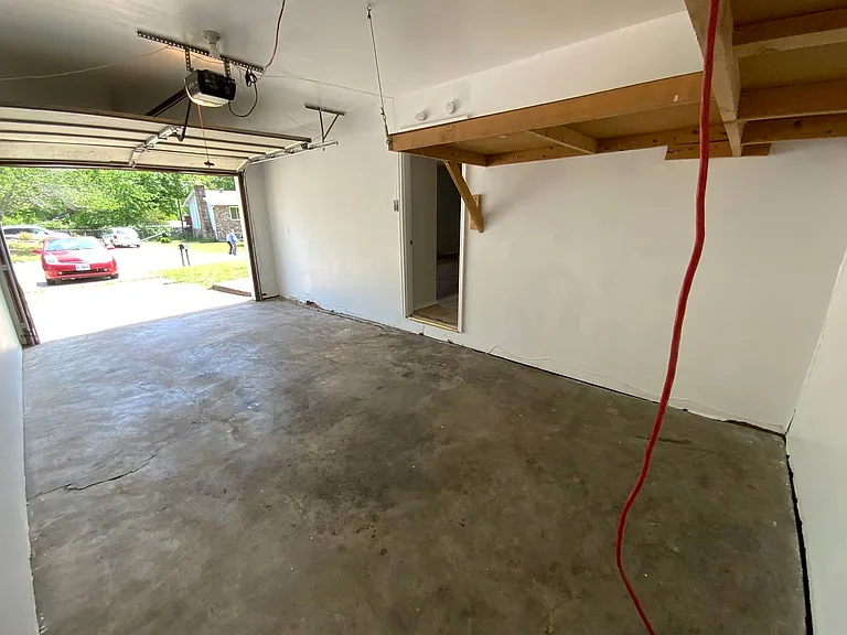 409-411 Brewer Dr — Photo 26