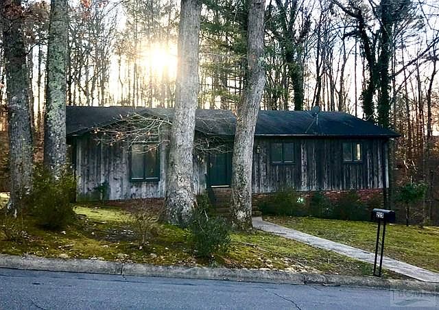 1st image of 215 Northwestern Dr