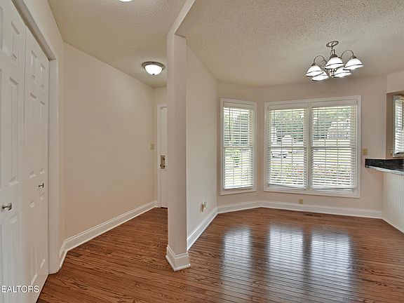5th image of 3605 Rochdale Ln