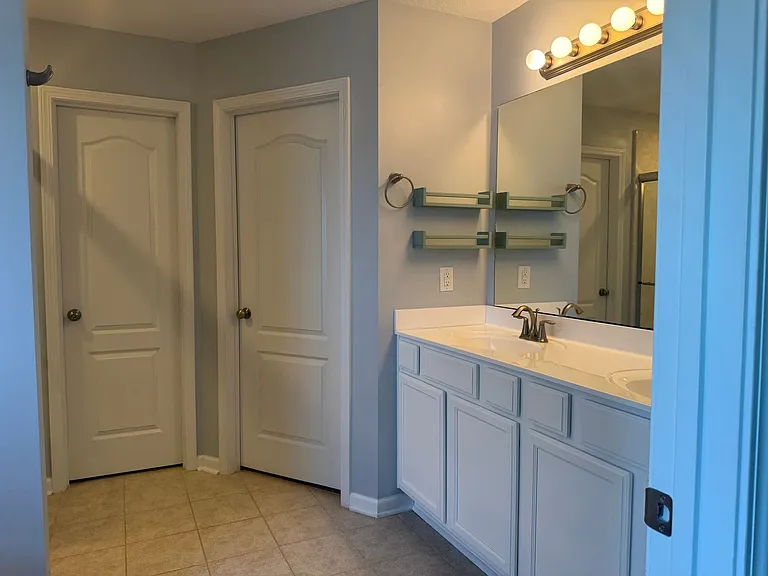 403 Derrick Dr — Photo 18
