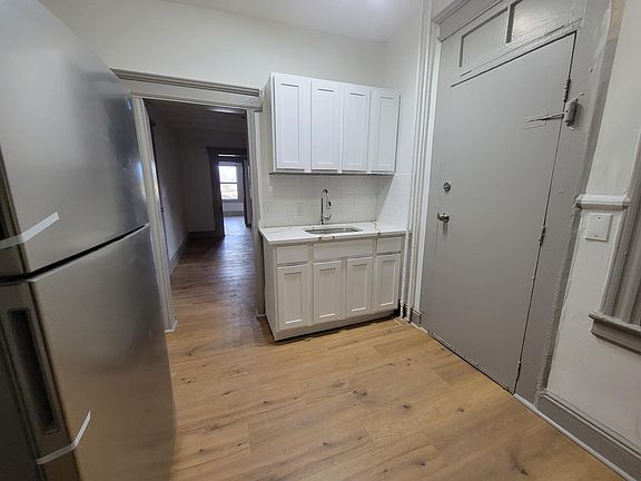 4th image of 66 N Grove St #3E