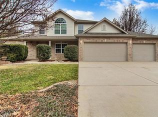 101 Oaklawn Dr, Glen Carbon, IL 62034