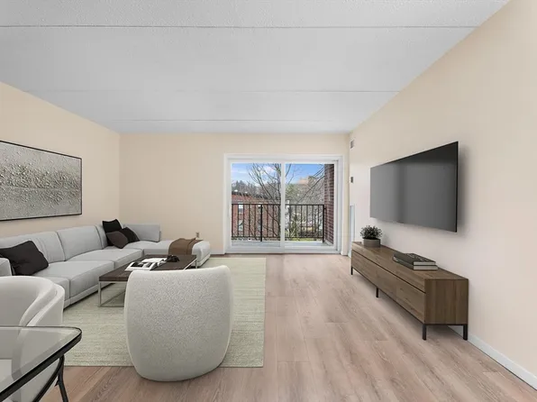 50-56 Broadlawn Park APT 419, Chestnut Hill, MA 02467