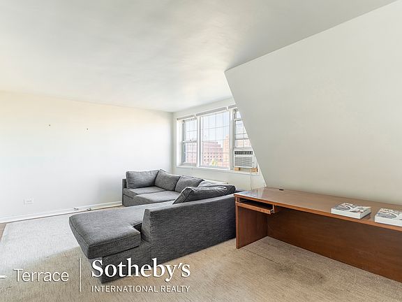 4th image of 25 Burns St #Penthouse 7b