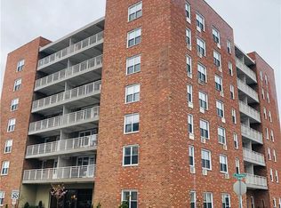 855 E Broadway APT 2F, Long Beach, NY