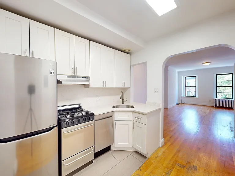 1614 York Ave #5B — Photo 6