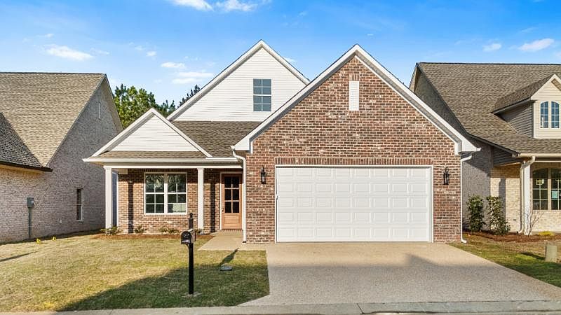 1st image of 109 Silver Tree Xing