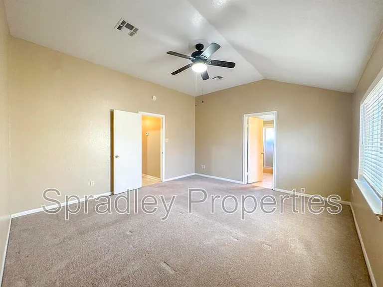 4612 Stone Pointe Dr — Photo 14