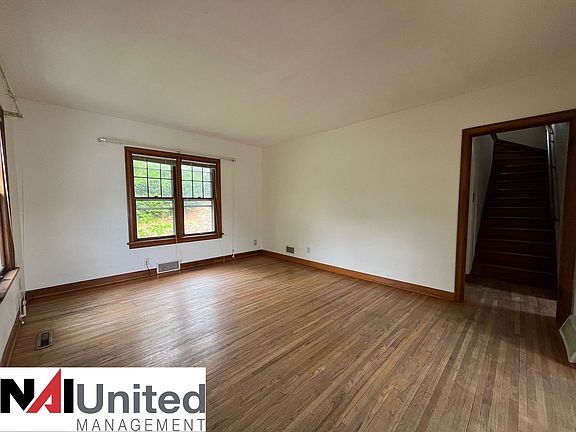 2nd image of 3422 Virginia St