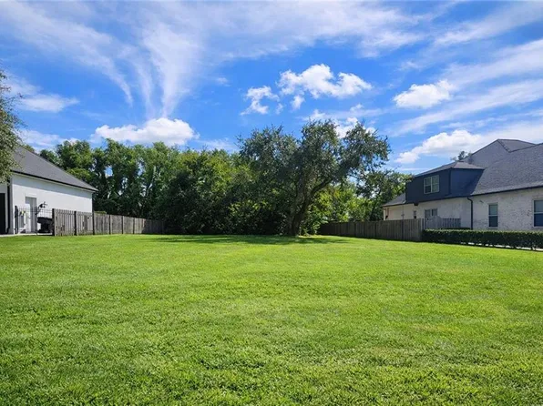106 Green Trails Dr, Belle Chasse, LA 70037