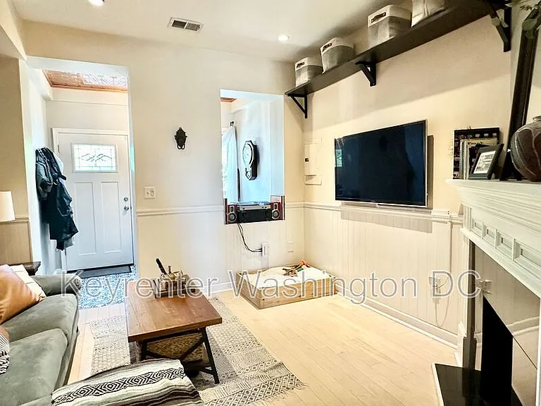 55 Todd Pl NE #NE — Photo 8