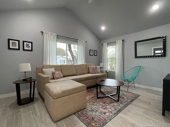 5th image of 1413 SANTA MONICA ST