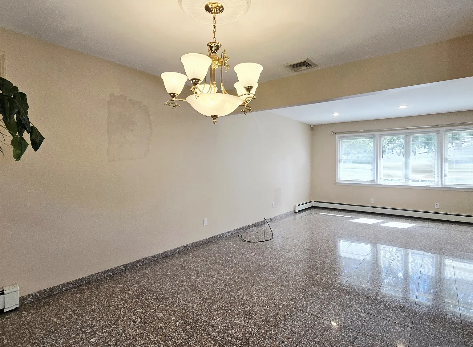 Convent Rd, Syosset — Photo 1