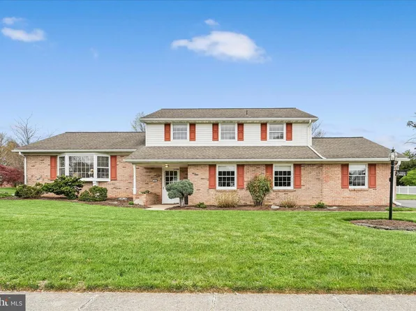 29 Mayfield Dr, Leola, PA 17540