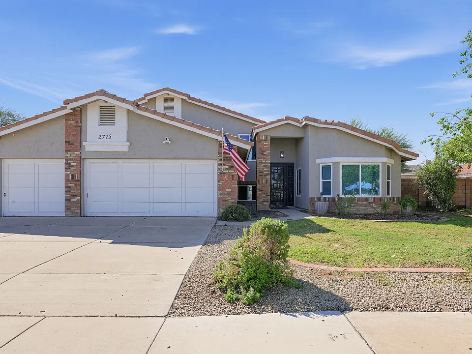 2775 W Calle Del Norte