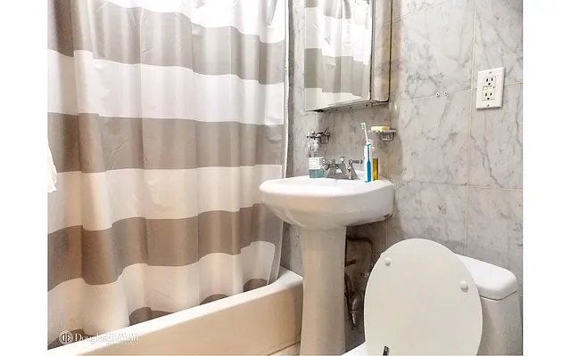 Rented by Douglas Elliman | media 25