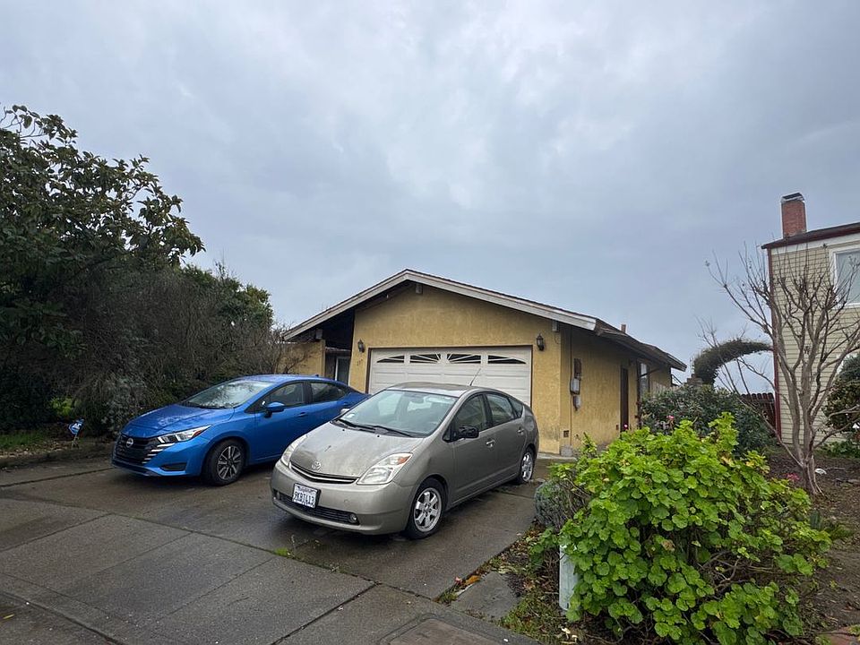 1st image of 207 Barcelona St