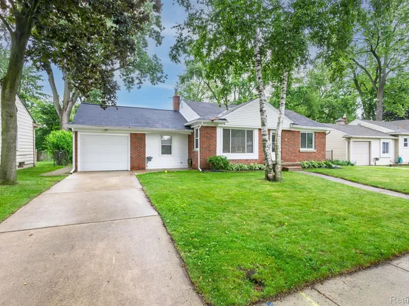 23060 Lilac St, Farmington, MI 48336