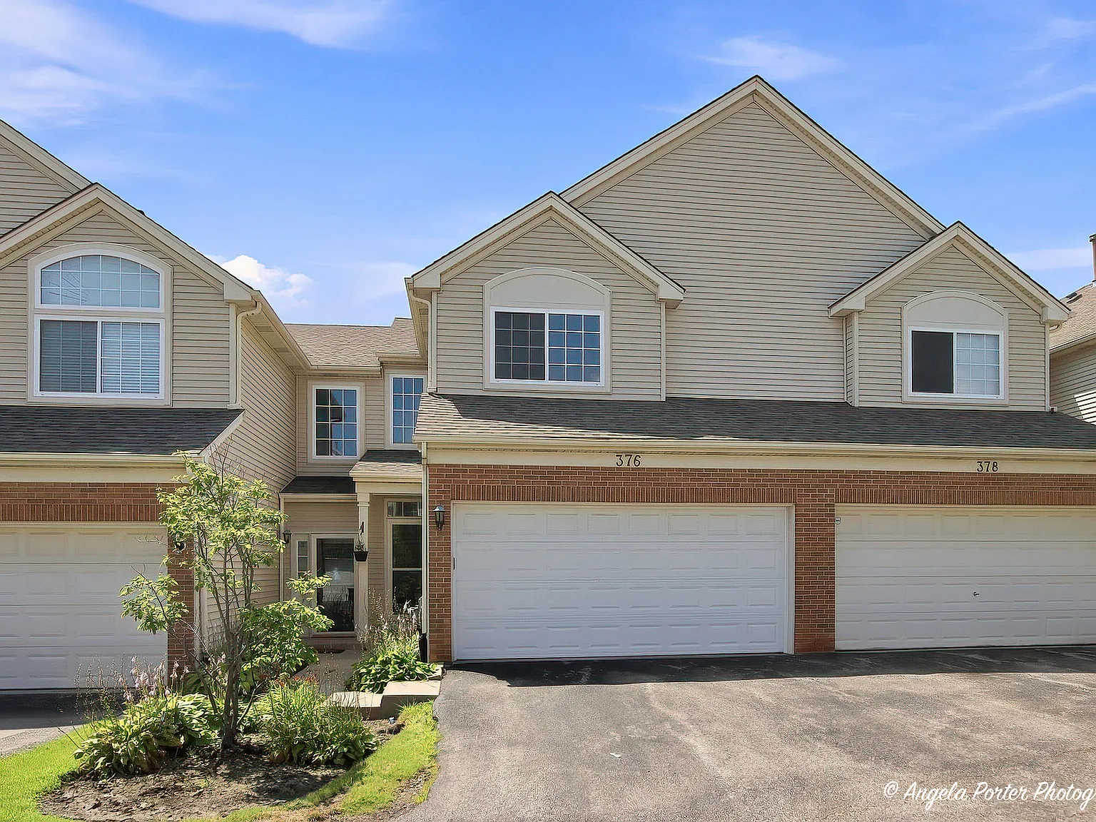 2 bed, 1488 sqft, $2,300 — Photo 1