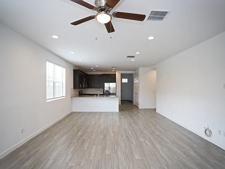 2250 E Kelly Dr — Photo 12