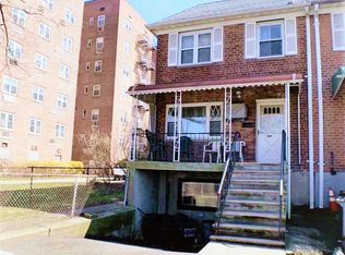 14442 Gravett Rd, Flushing, NY 11367