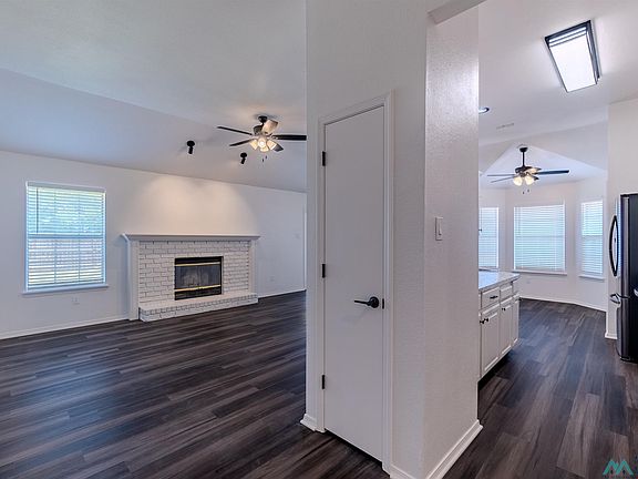 4th image of 2228 Country Meadows Dr