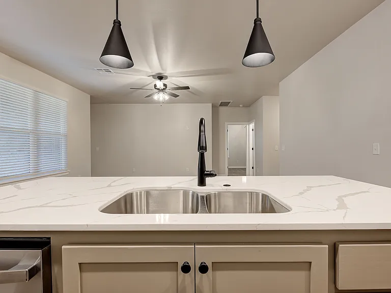 2298 E Sooner Rd — Photo 17
