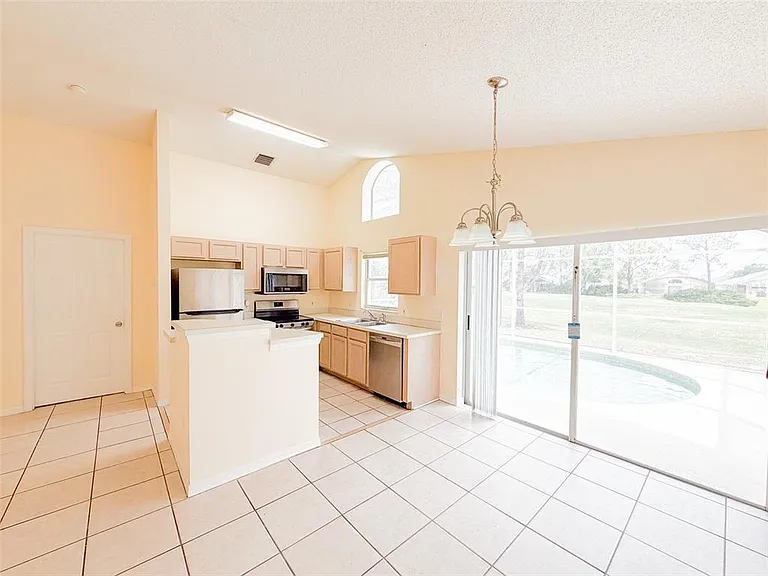 2420 Saint Augustine Blvd — Photo 7