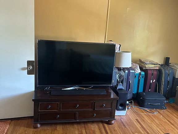 5th image of 82 Shirley Ave