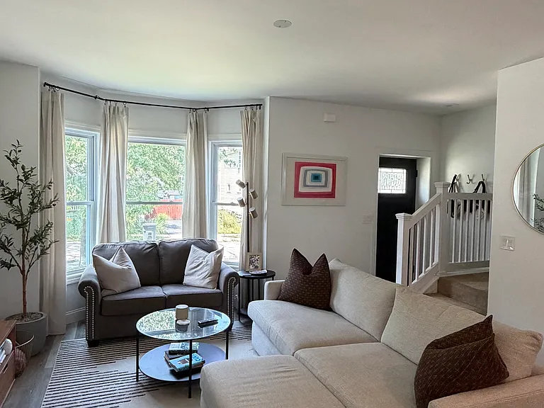 1367 Fry Ave — Photo 1
