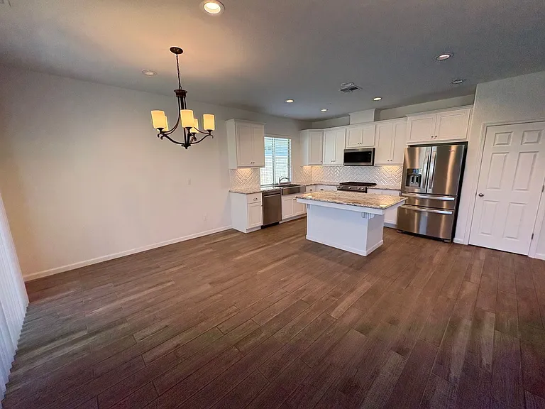 1620 W Porter Ave — Photo 23