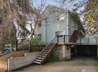 9741 Woodlawn Ave N, Seattle, WA