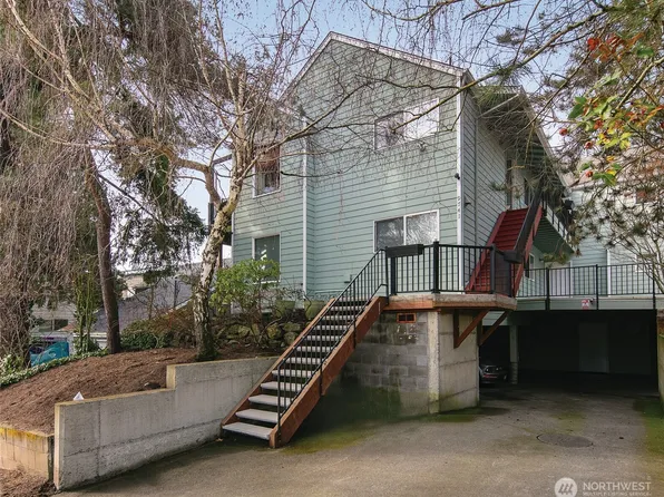 9741 Woodlawn Avenue N, Seattle, WA 98103