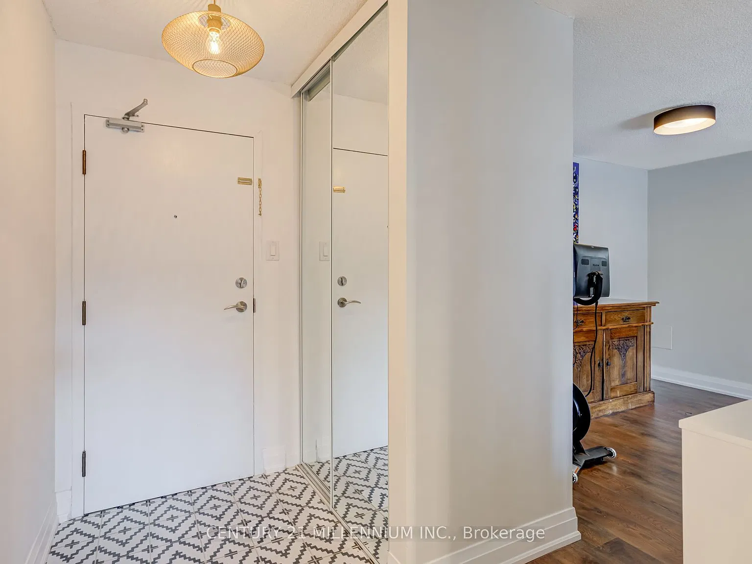 3 bed, $3,500 — Photo 4