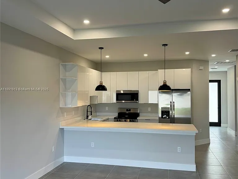 4876 30th St SW #4876 — Photo 2