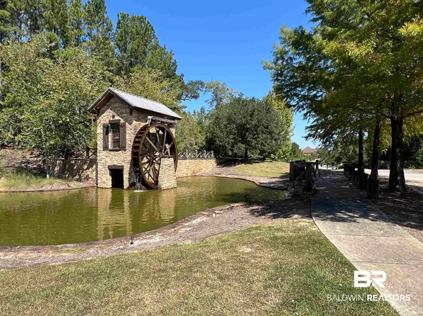 Ormond Cir, Bay Minette, AL 36507