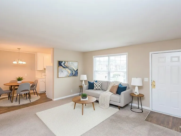 Maple Creek Apartments — Photo 22