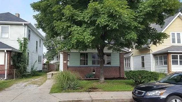 254 N Pershing Ave photo 1