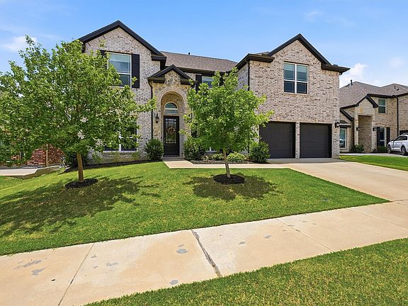 2nd image of 809 Violet Way