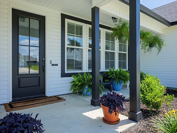 3rd image of 3912 Bishop Ct